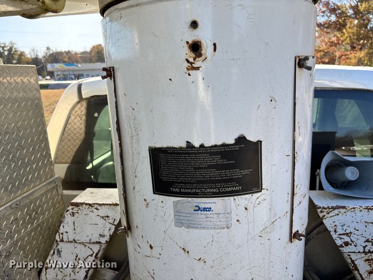 image for item EV3290 2009 Dodge Ram 5500 bucket truck