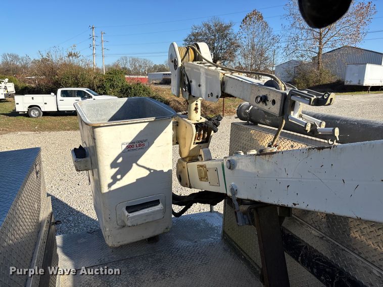 image for item EV3290 2009 Dodge Ram 5500 bucket truck