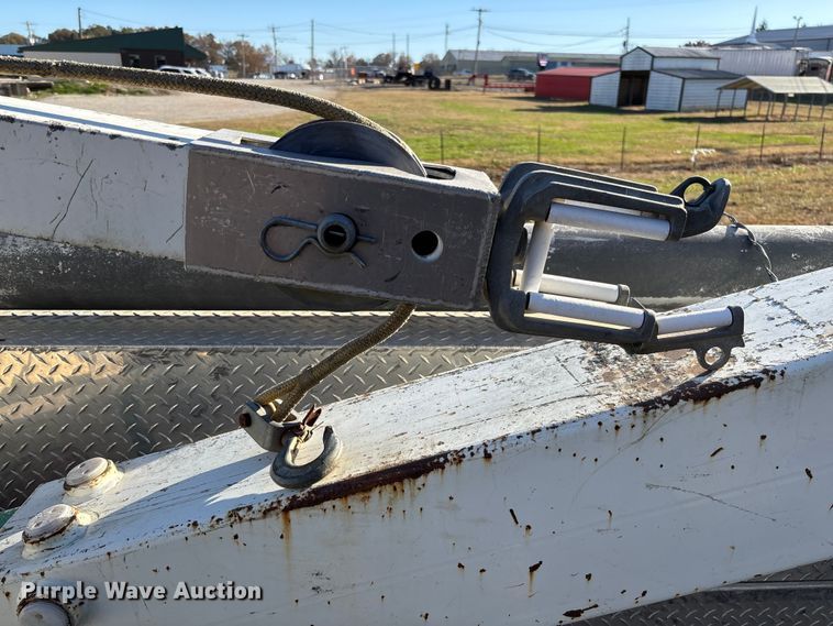 image for item EV3290 2009 Dodge Ram 5500 bucket truck