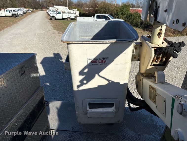 image for item EV3290 2009 Dodge Ram 5500 bucket truck