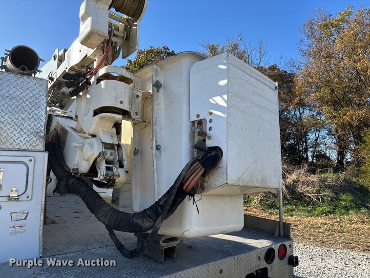 image for item EV3290 2009 Dodge Ram 5500 bucket truck