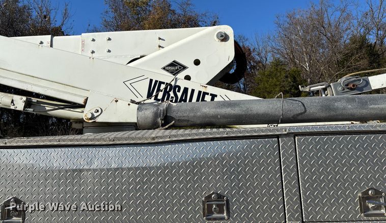 image for item EV3290 2009 Dodge Ram 5500 bucket truck