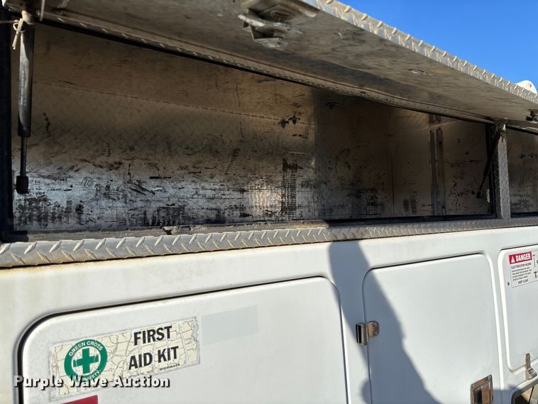 image for item EV3290 2009 Dodge Ram 5500 bucket truck