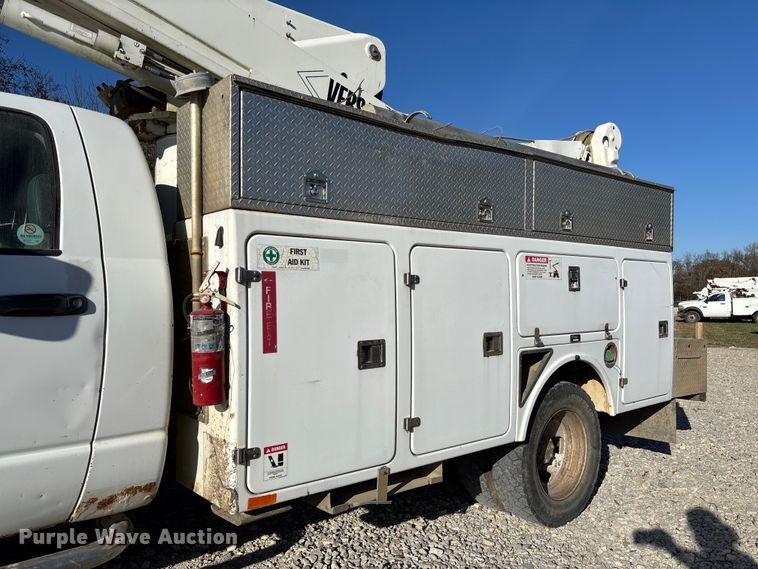 image for item EV3290 2009 Dodge Ram 5500 bucket truck