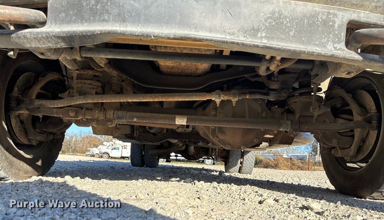 image for item EV3290 2009 Dodge Ram 5500 bucket truck