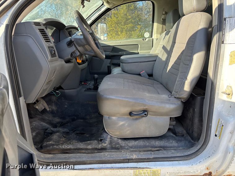 image for item EV3290 2009 Dodge Ram 5500 bucket truck