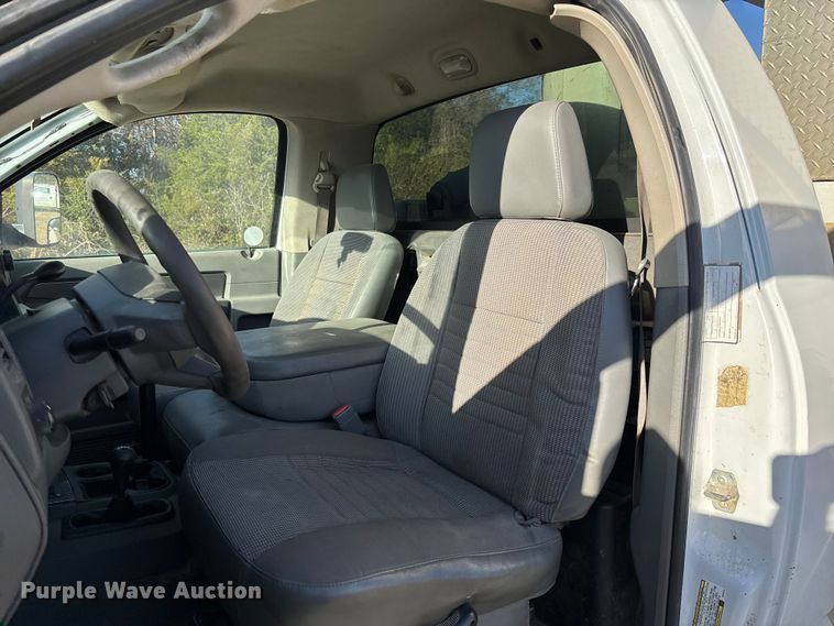 image for item EV3290 2009 Dodge Ram 5500 bucket truck