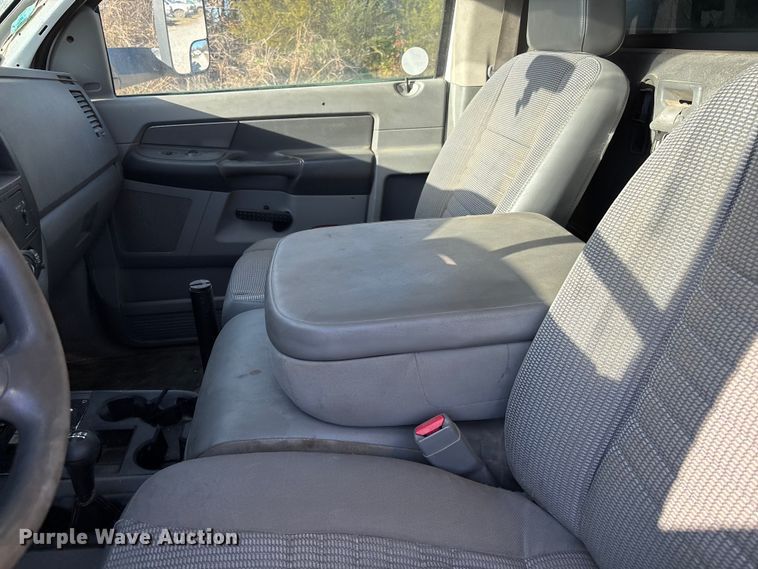 image for item EV3290 2009 Dodge Ram 5500 bucket truck