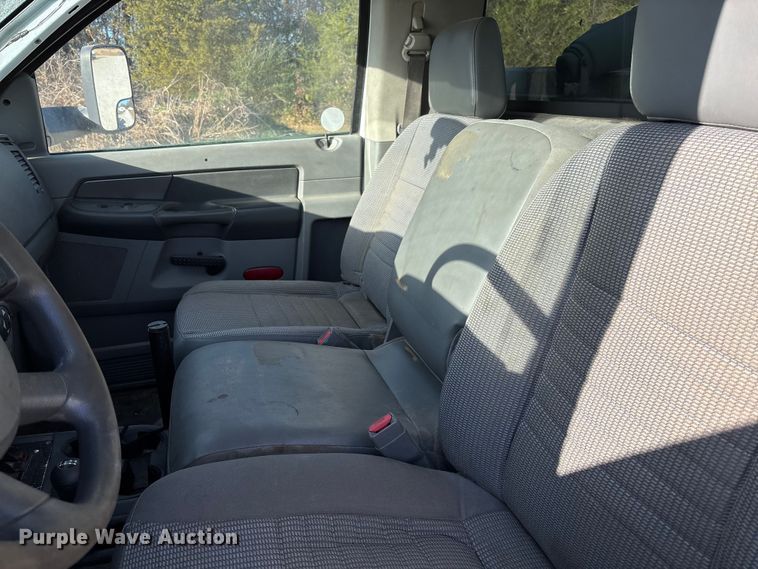 image for item EV3290 2009 Dodge Ram 5500 bucket truck