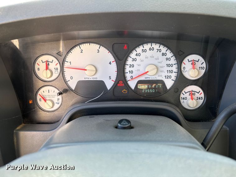 image for item EV3290 2009 Dodge Ram 5500 bucket truck