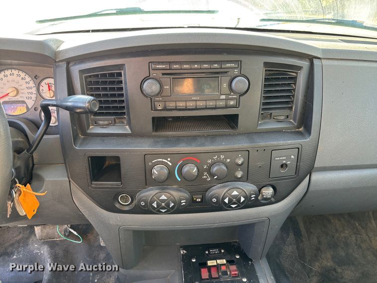 image for item EV3290 2009 Dodge Ram 5500 bucket truck