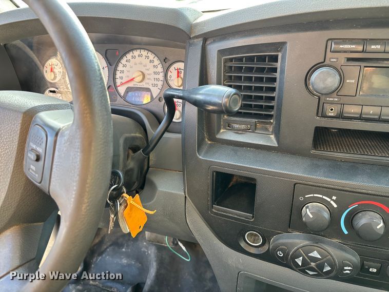 image for item EV3290 2009 Dodge Ram 5500 bucket truck