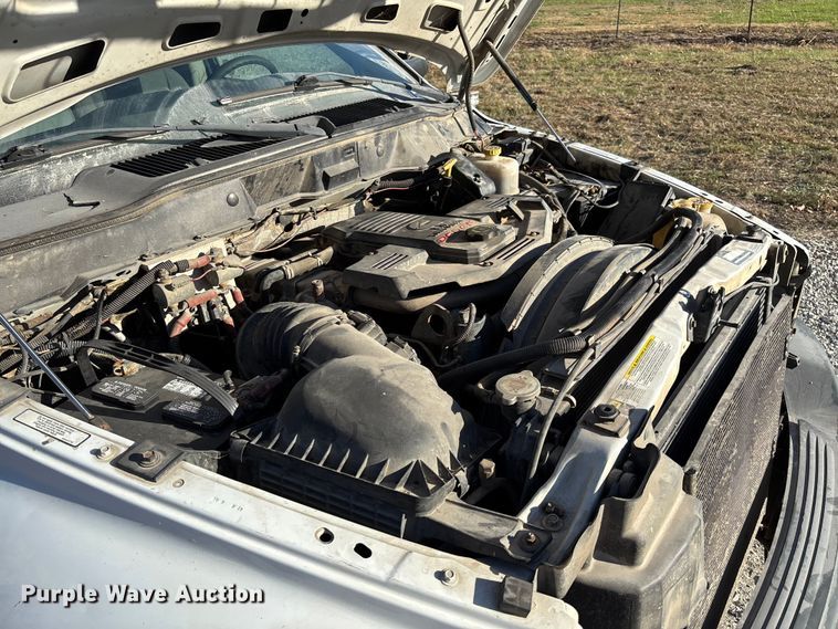 image for item EV3290 2009 Dodge Ram 5500 bucket truck