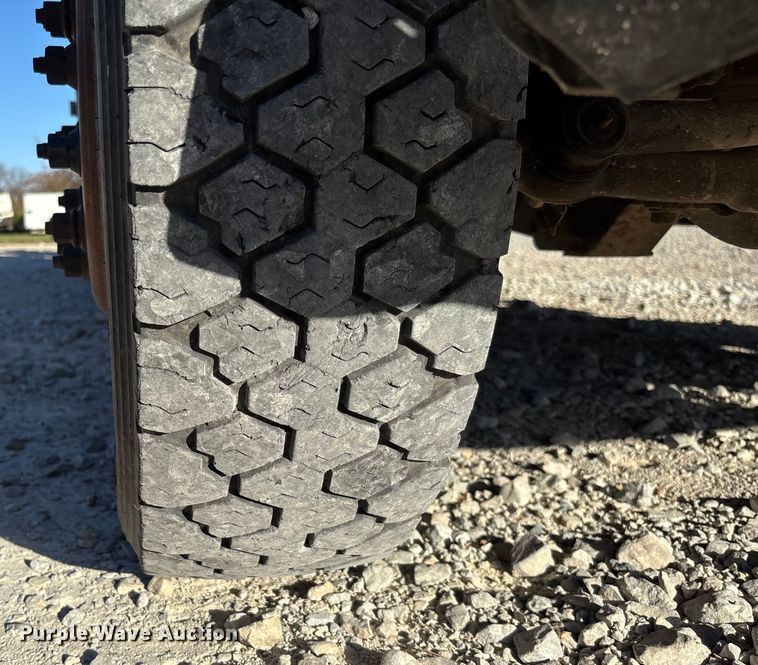 image for item EV3290 2009 Dodge Ram 5500 bucket truck