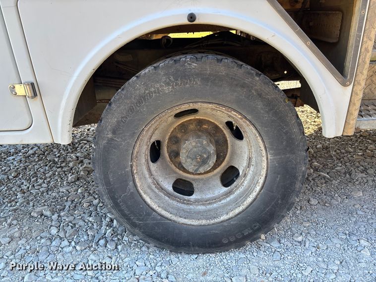 image for item EV3290 2009 Dodge Ram 5500 bucket truck