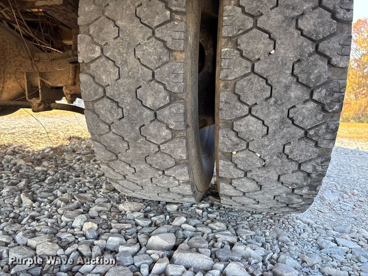 image for item EV3290 2009 Dodge Ram 5500 bucket truck