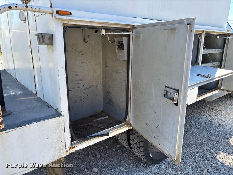 image for item EV3291 2008 Ford F450 Super Duty bucket truck