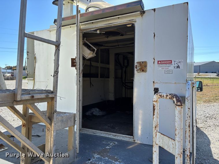 image for item EV3291 2008 Ford F450 Super Duty bucket truck