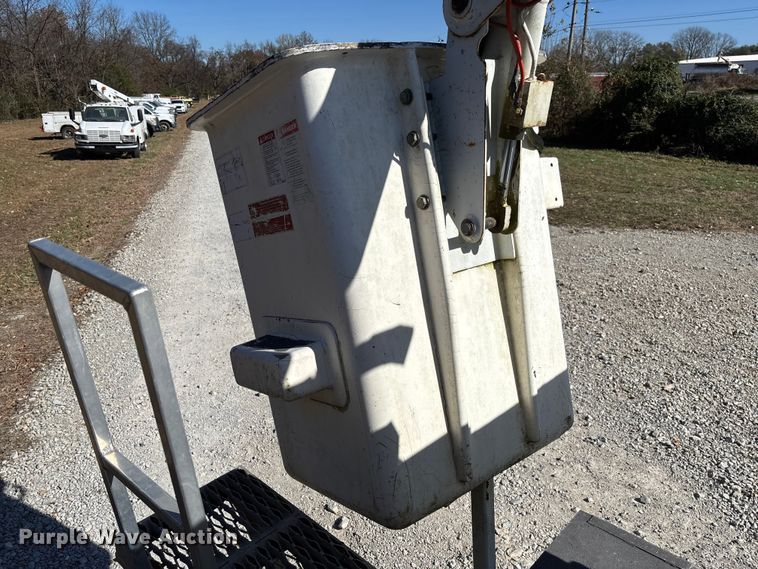 image for item EV3291 2008 Ford F450 Super Duty bucket truck