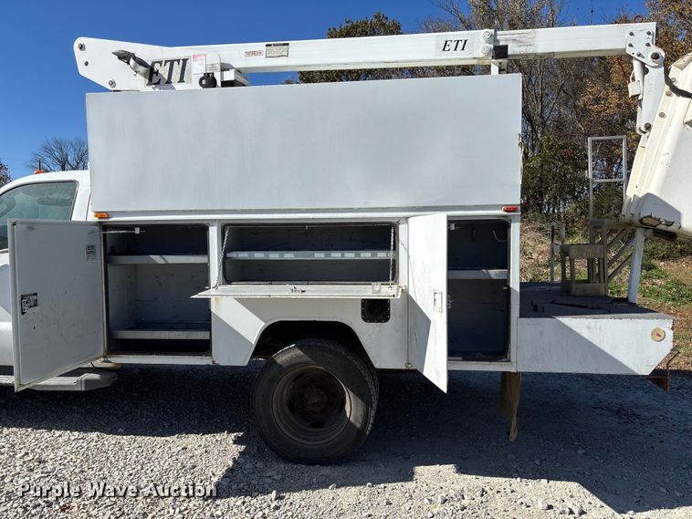 image for item EV3291 2008 Ford F450 Super Duty bucket truck