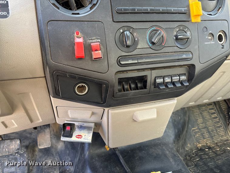 image for item EV3291 2008 Ford F450 Super Duty bucket truck