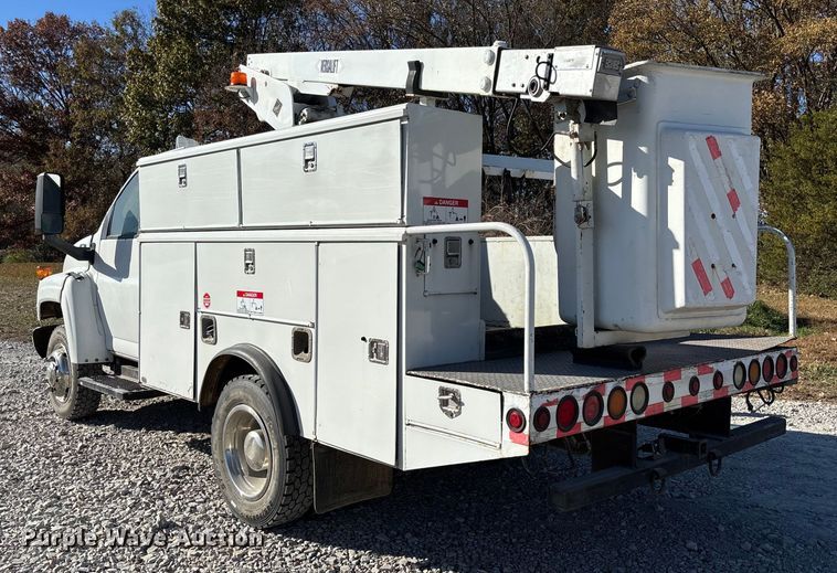 image for item EV3293 2007 Chevrolet C4500 bucket truck