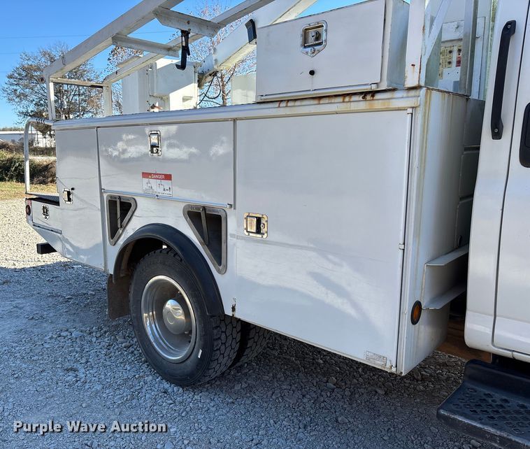 image for item EV3293 2007 Chevrolet C4500 bucket truck