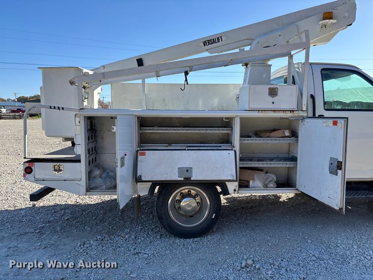 image for item EV3293 2007 Chevrolet C4500 bucket truck
