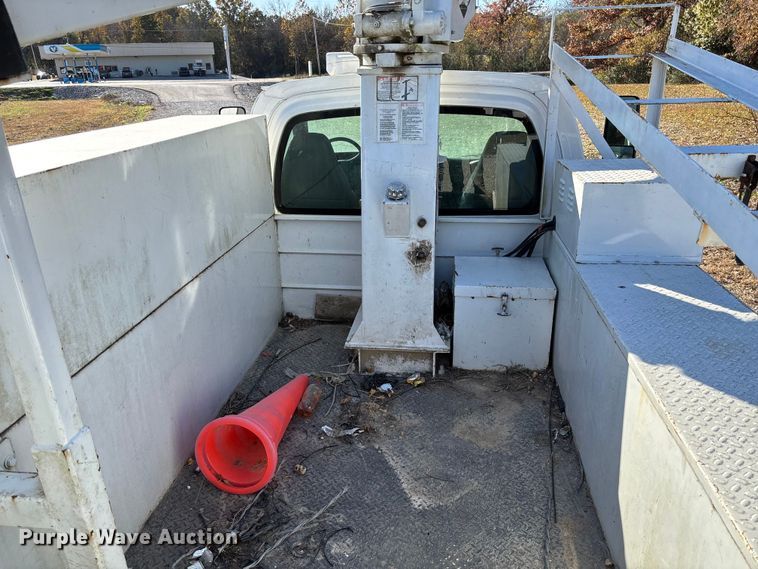 image for item EV3293 2007 Chevrolet C4500 bucket truck