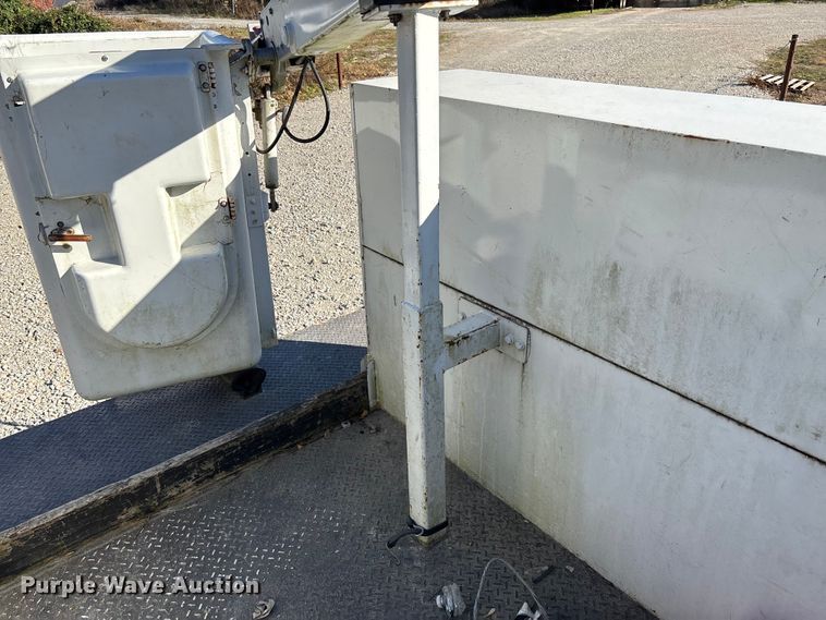 image for item EV3293 2007 Chevrolet C4500 bucket truck