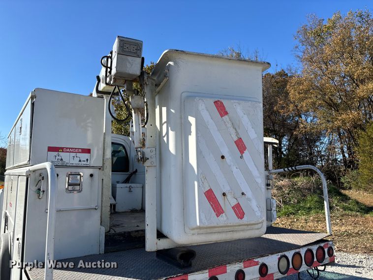 image for item EV3293 2007 Chevrolet C4500 bucket truck