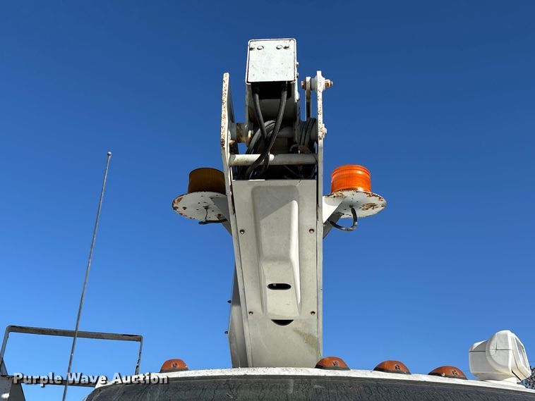 image for item EV3293 2007 Chevrolet C4500 bucket truck