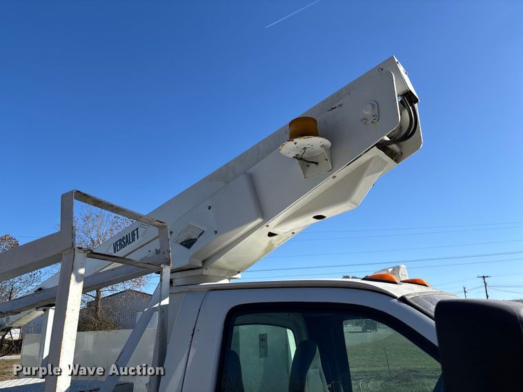 image for item EV3293 2007 Chevrolet C4500 bucket truck