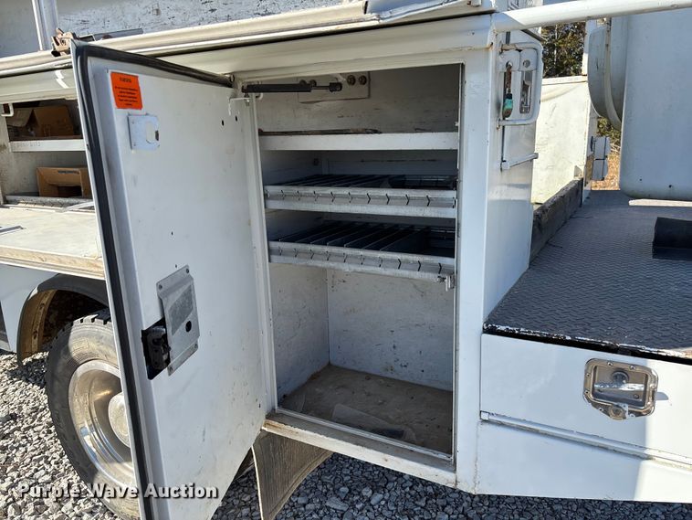 image for item EV3293 2007 Chevrolet C4500 bucket truck