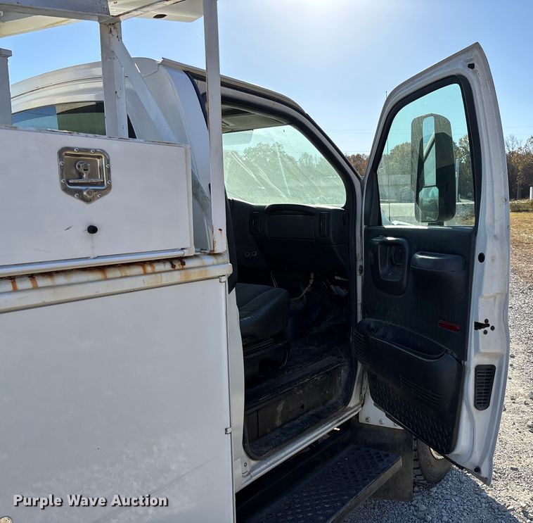 image for item EV3293 2007 Chevrolet C4500 bucket truck