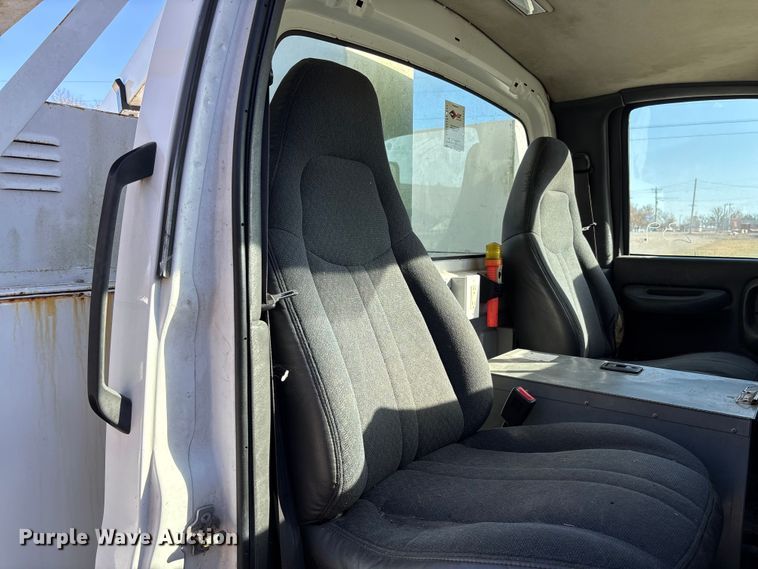 image for item EV3293 2007 Chevrolet C4500 bucket truck