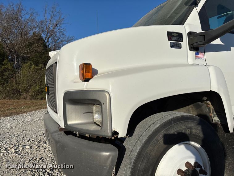 image for item EV3294 2009 Chevrolet C8500 bucket truck