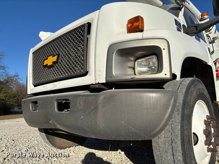 image for item EV3294 2009 Chevrolet C8500 bucket truck