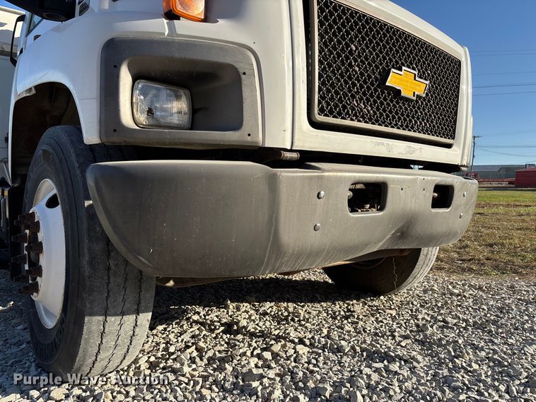 image for item EV3294 2009 Chevrolet C8500 bucket truck