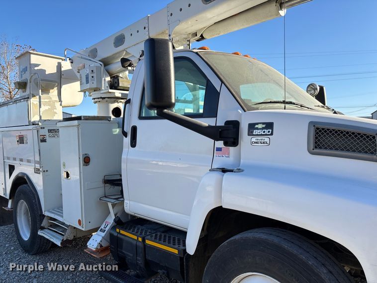 image for item EV3294 2009 Chevrolet C8500 bucket truck