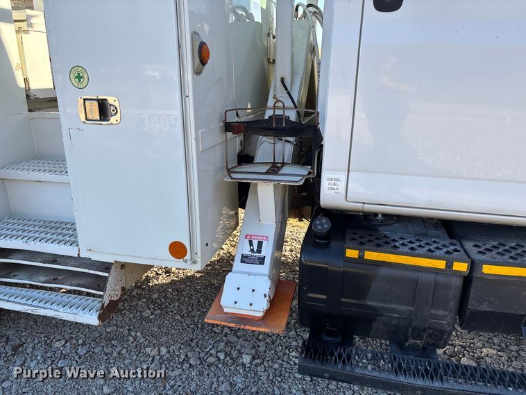 image for item EV3294 2009 Chevrolet C8500 bucket truck