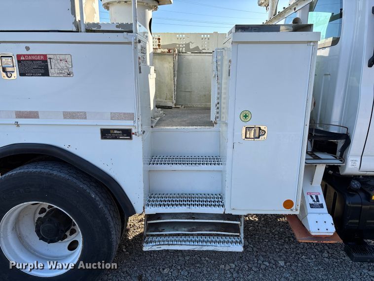 image for item EV3294 2009 Chevrolet C8500 bucket truck