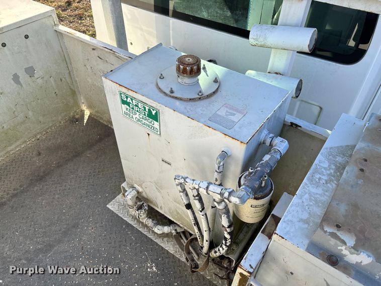 image for item EV3294 2009 Chevrolet C8500 bucket truck