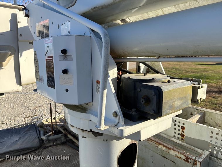 image for item EV3294 2009 Chevrolet C8500 bucket truck