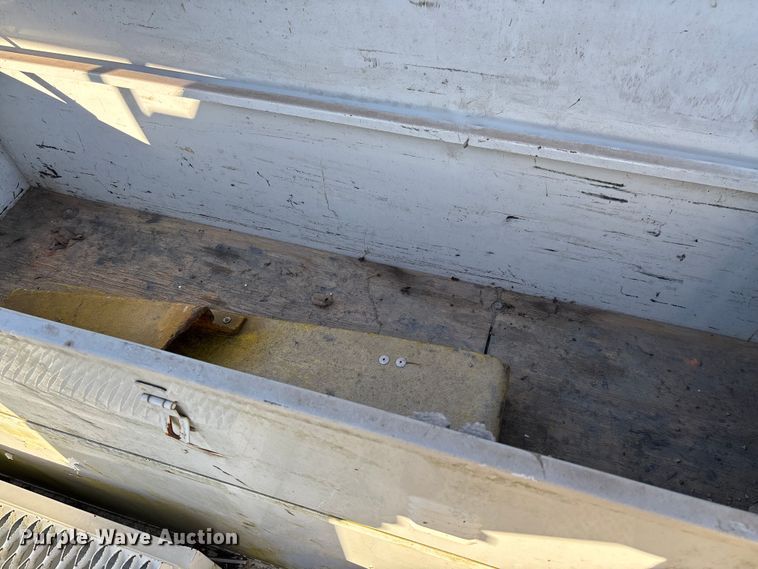 image for item EV3294 2009 Chevrolet C8500 bucket truck