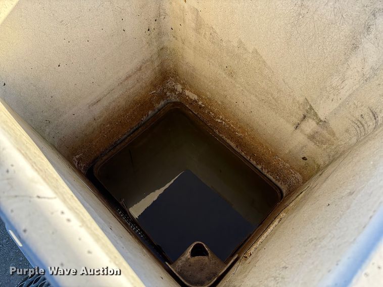 image for item EV3294 2009 Chevrolet C8500 bucket truck