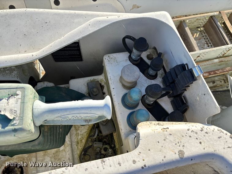 image for item EV3294 2009 Chevrolet C8500 bucket truck