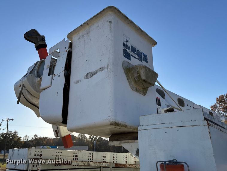 image for item EV3294 2009 Chevrolet C8500 bucket truck