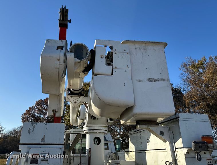 image for item EV3294 2009 Chevrolet C8500 bucket truck
