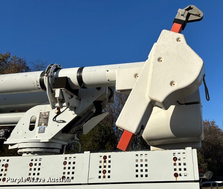 image for item EV3294 2009 Chevrolet C8500 bucket truck